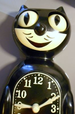 Interim, still two-paw 1940’s design