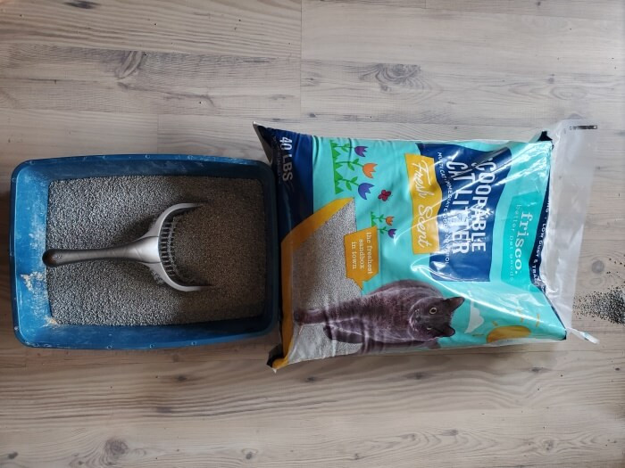 Frisco Fresh Scent Multi-Cat Clumping Cat Litter Bag