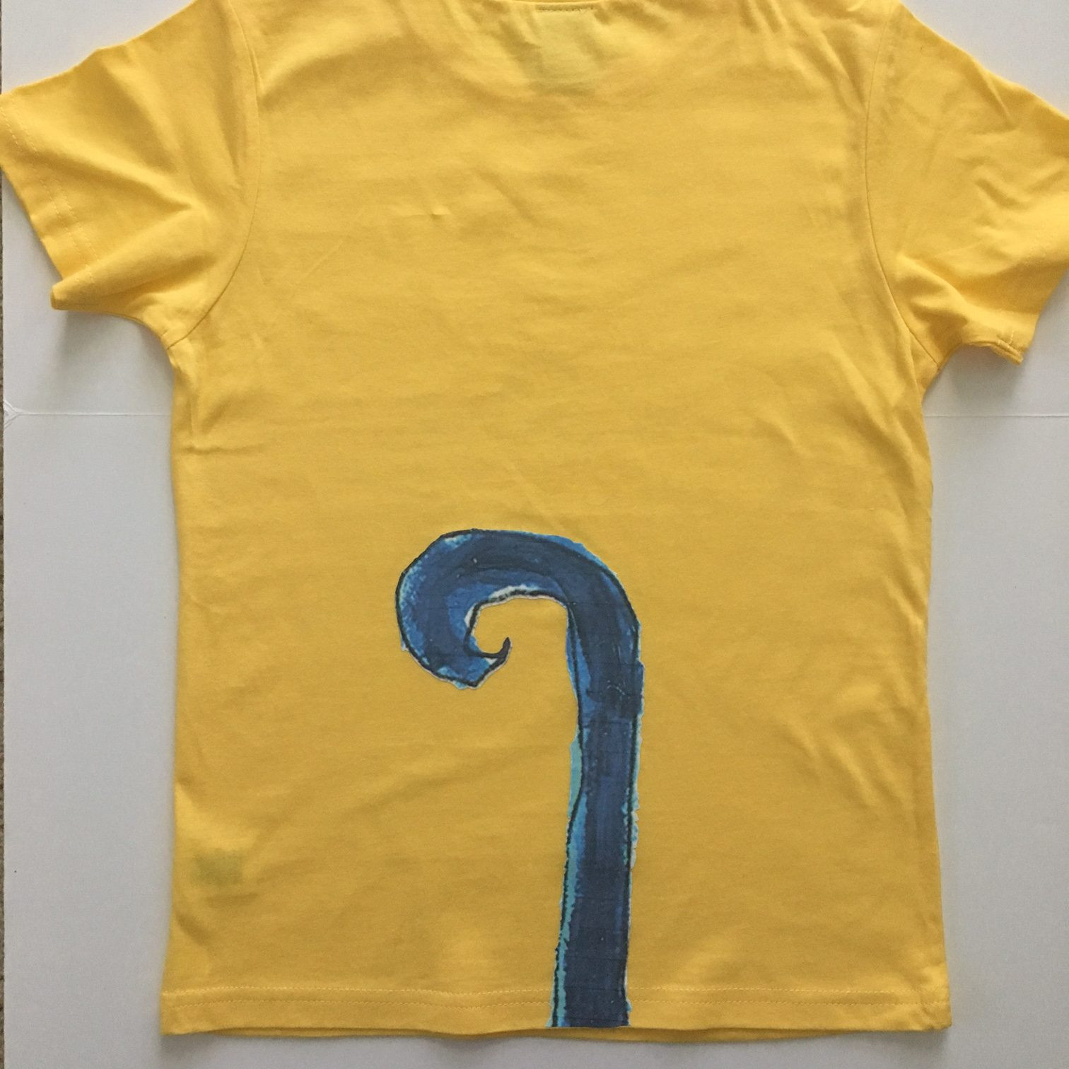 Close up of finished Pete the Cat shirt