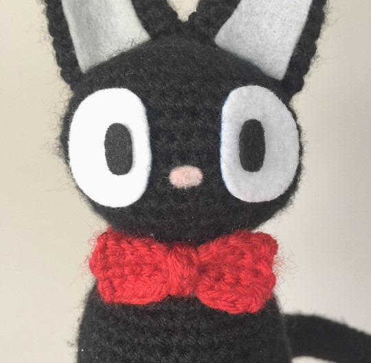 Jiji's red bow collar pattern diagram, illustrating the crochet steps